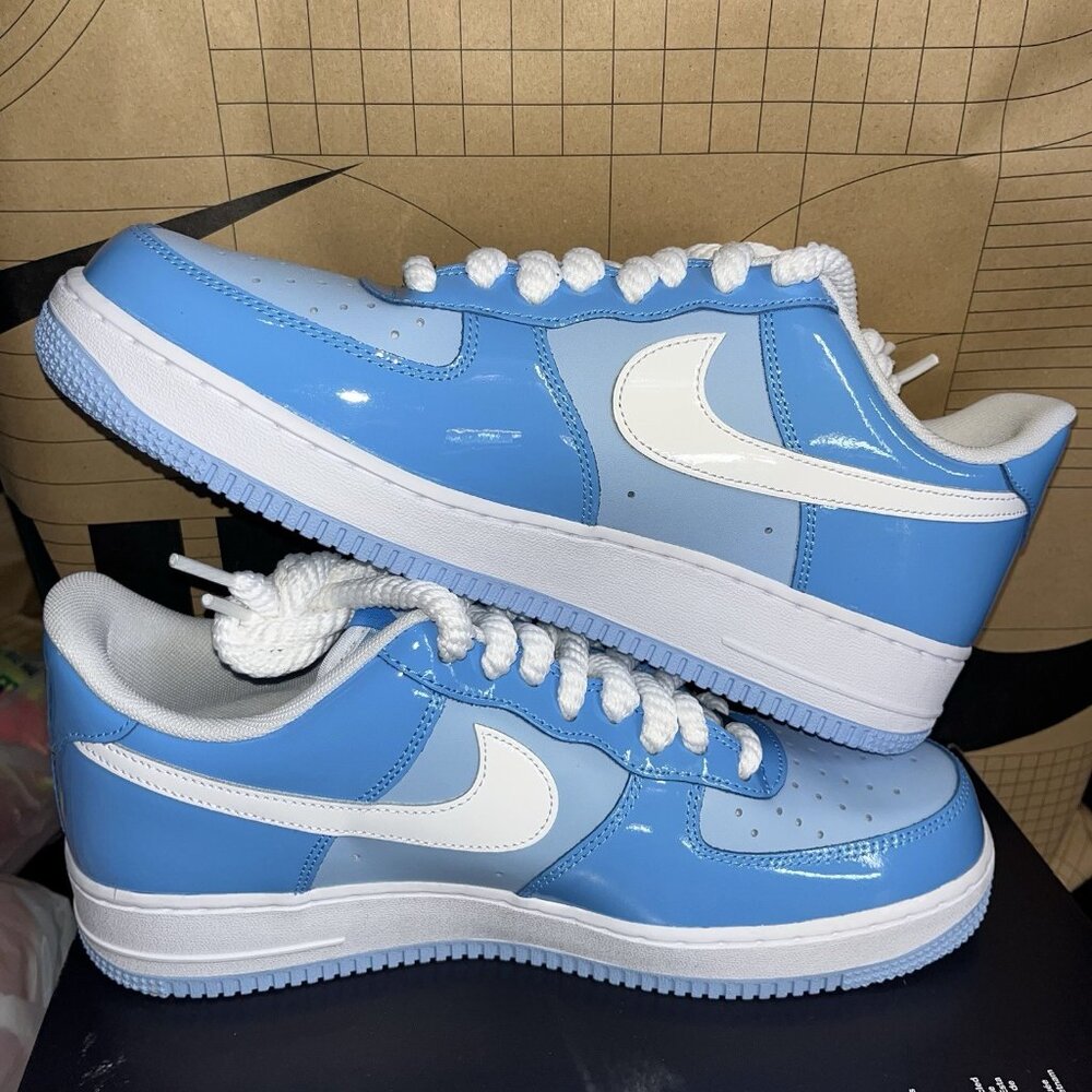 NEW Nike Air Force 1 '07 LV8 Psychic Blue Patent HV9405-400 Men Size 10.5 - Picture 2 of 7